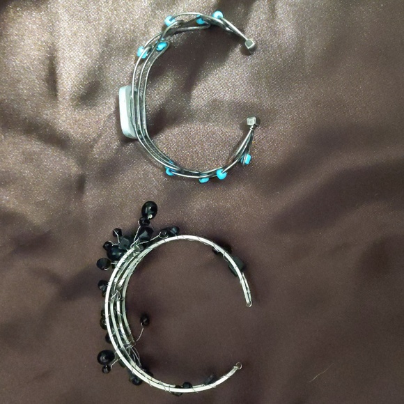 Two bracelets - Picture 6 of 9